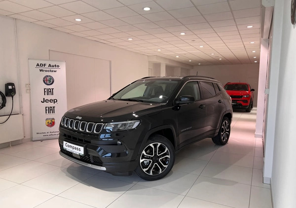 Jeep Compass cena 152737 przebieg: 5, rok produkcji 2023 z Wrocław małe 172
